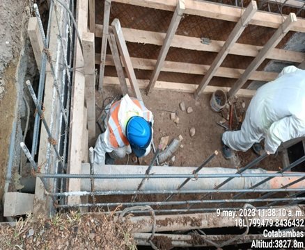 Encofrado de la caja de concreto armado en la PTAR